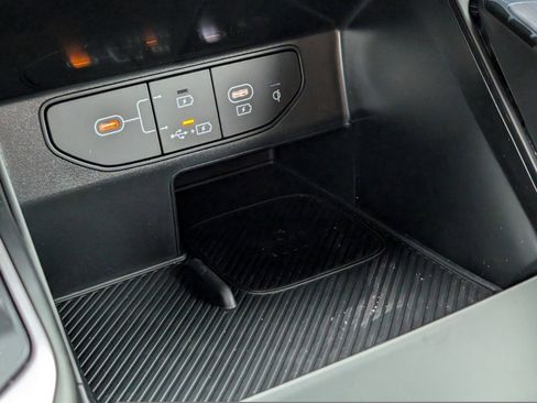 Used 2025 Kia Sorento S w/ Panoramic Sunroof Package image 28