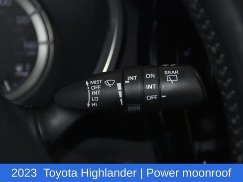 Used 2023 Toyota Highlander XSE image 12
