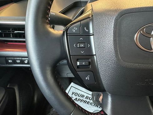 Used 2024 Toyota Prius Prime FWD image 3
