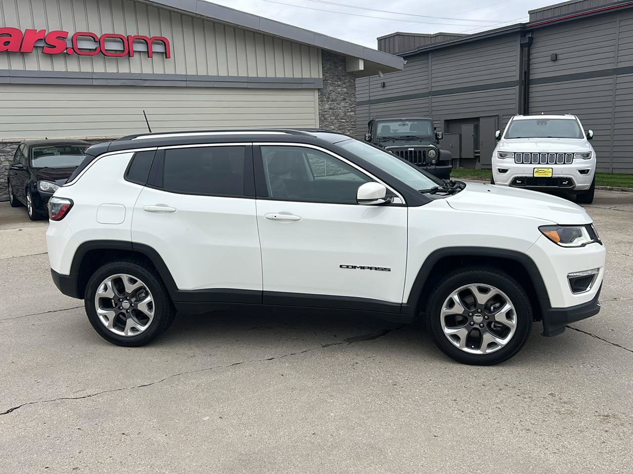 Used 2020 Jeep Compass Limited w/ Premium Lighting Group AWD/4WD image 2