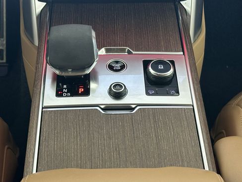 Used 2023 Land Rover Range Rover SE image 18