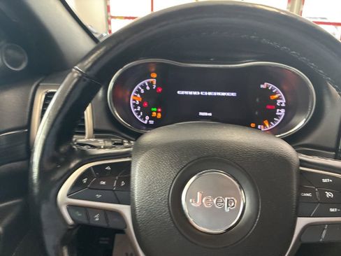 Used 2020 Jeep Grand Cherokee Altitude AWD/4WD image 45