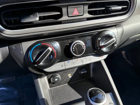 Used 2023 Hyundai Kona SEL AWD/4WD image 28