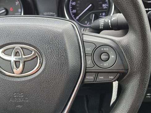 Used 2019 Toyota Camry LE FWD image 21