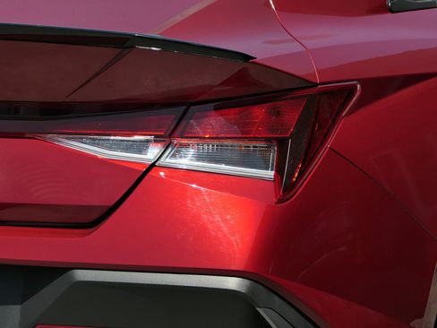 Used 2025 Hyundai Elantra Sport w/ Cargo Package FWD image 4
