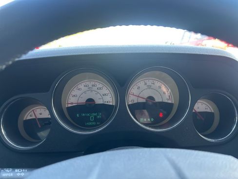 Used 2014 Dodge Challenger SXT image 22