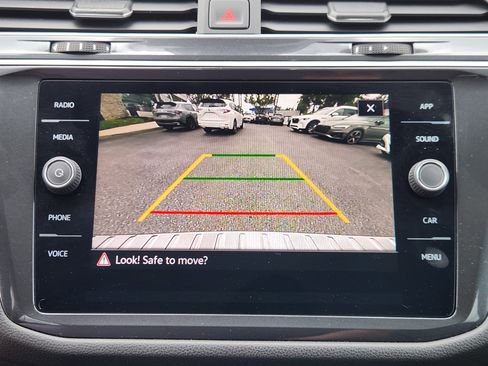 Certified 2024 Volkswagen Tiguan SE AWD/4WD image 13