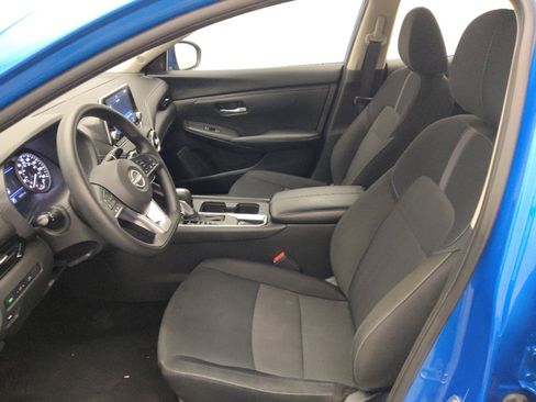 Used 2025 Nissan Sentra SV FWD image 17