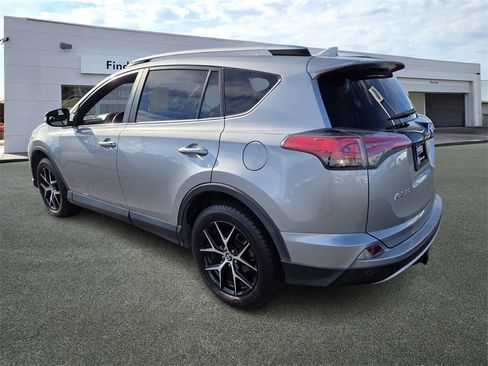 Used 2016 Toyota RAV4 SE w/ Advanced Technology Package image 4