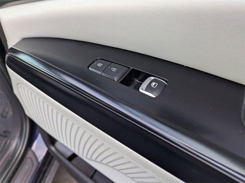 Used 2024 Kia Carnival LX image 35