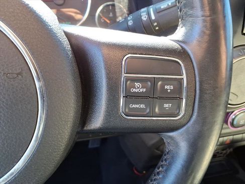 Used 2018 Jeep Wrangler Unlimited Sport S image 19