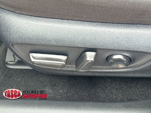Used 2025 Toyota RAV4 XLE AWD/4WD image 48