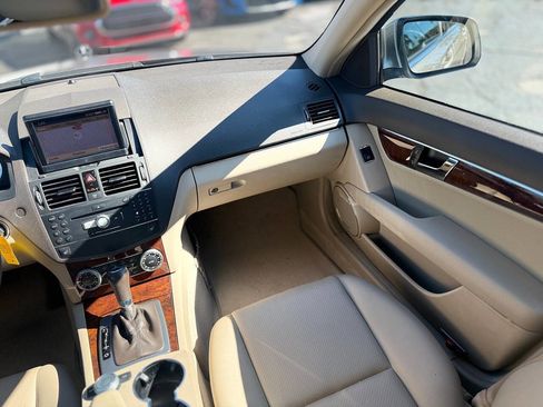 Used 2009 Mercedes-Benz C 300 4MATIC Sedan image 27