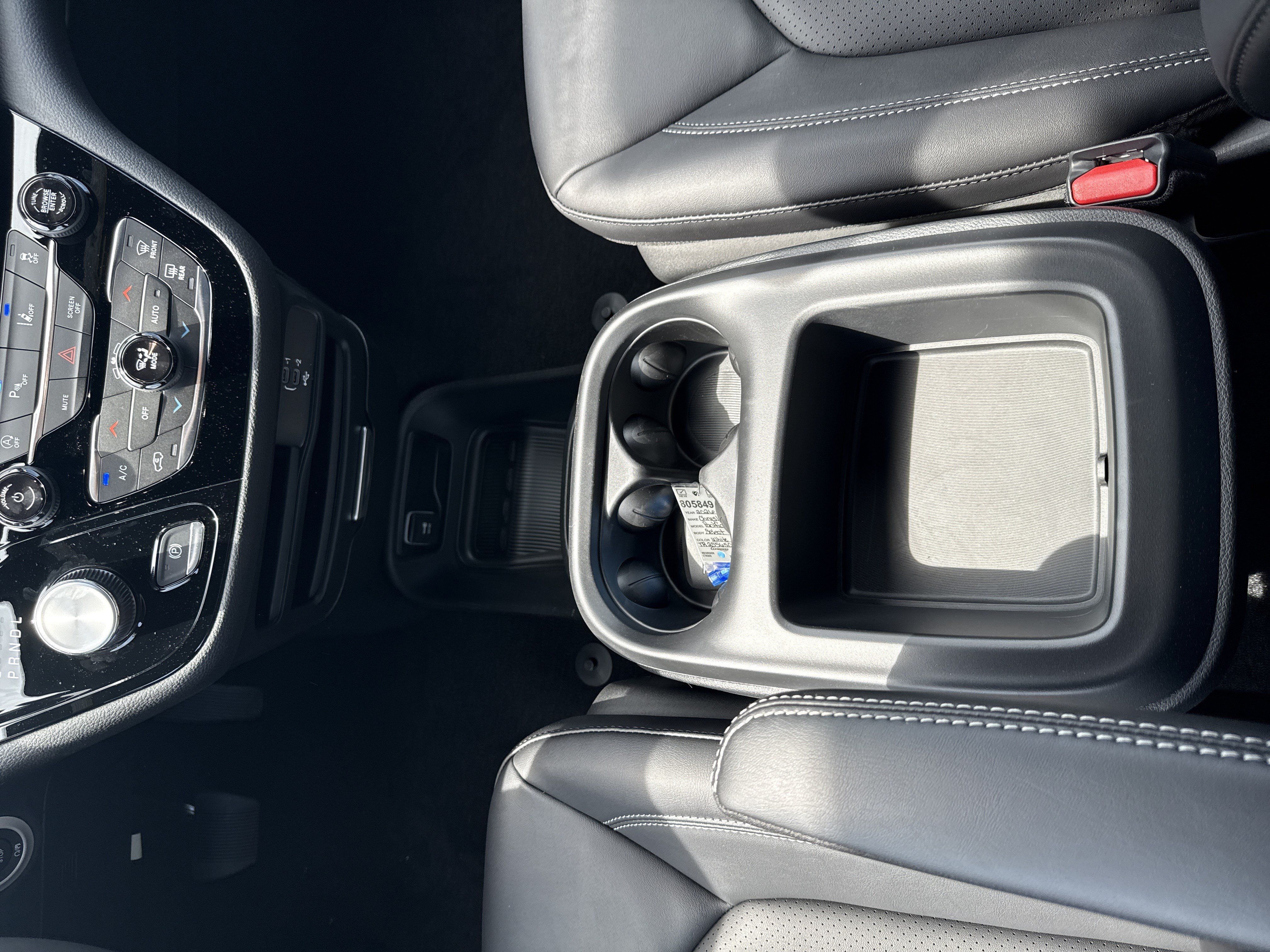 New 2026 Chrysler Pacifica Select FWD image 32