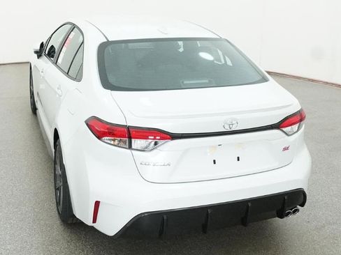 Used 2026 Toyota Corolla SE FWD image 9