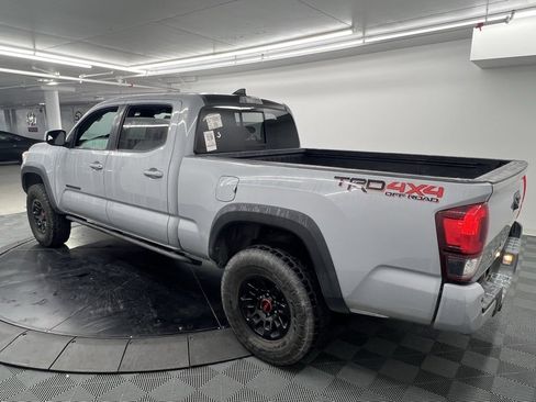Used 2018 Toyota Tacoma TRD Off-Road image 4