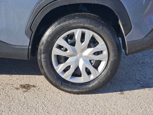 Used 2024 Toyota Corolla Cross L image 5