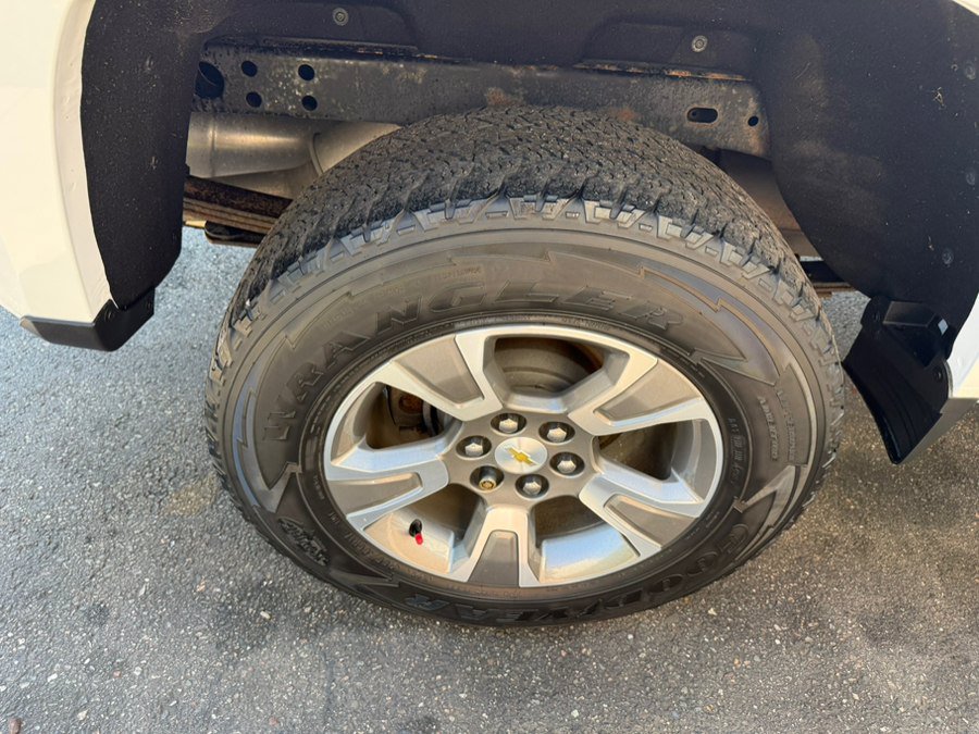 Used 2019 Chevrolet Colorado Z71 w/ LPO, Premium Interior Package AWD/4WD image 6