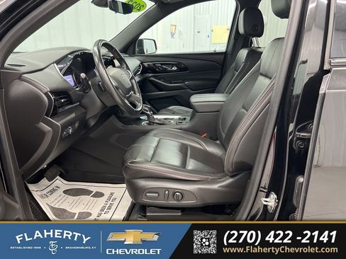 Used 2022 Chevrolet Traverse RS w/ LPO, Floor Liner Package AWD/4WD image 9