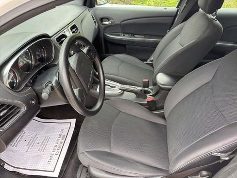 Used 2013 Chrysler 200 LX FWD image 7