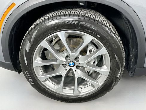 Certified 2024 BMW X5 xDrive40i w/ Premium Package AWD/4WD image 32