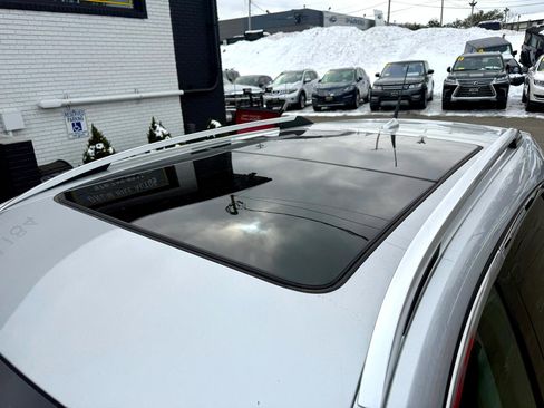 Used 2011 Cadillac SRX Luxury image 14