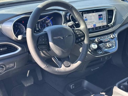 New 2026 Chrysler Pacifica Select w/ S Appearance Package FWD image 2