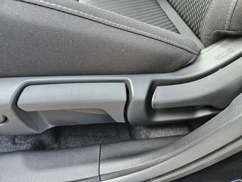 New 2026 Mitsubishi Outlander ES image 9