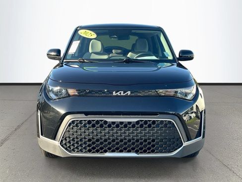 Used 2025 Kia Soul LX w/ LX Technology Package FWD image 2