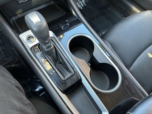 Used 2024 Nissan Altima 2.5 SV image 31