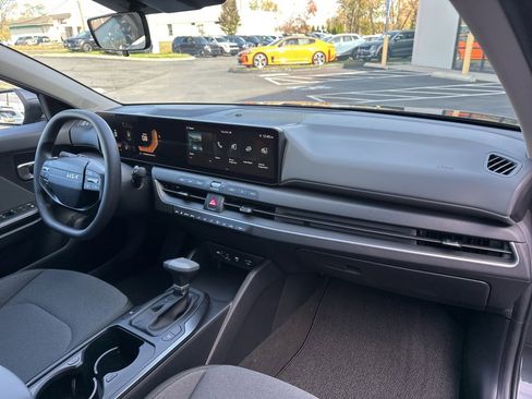 New 2025 Kia K4 LXS image 14