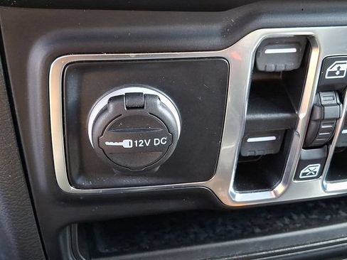 Used 2023 Jeep Wrangler Unlimited Sahara AWD/4WD image 27