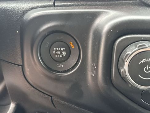 Used 2022 Jeep Wrangler Unlimited Rubicon w/ Xtreme Recon 35" Tire Package AWD/4WD image 27