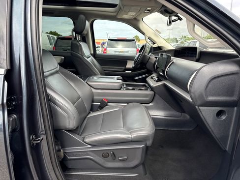 Used 2025 Ford Expedition Max Active RWD image 28