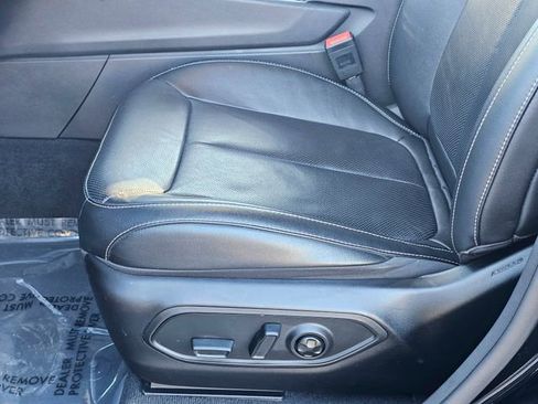 Used 2023 Jeep Grand Cherokee L Limited w/ Luxury Tech Group II image 19