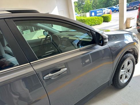 Used 2013 Toyota RAV4 XLE FWD image 8