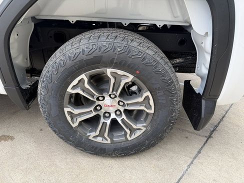 New 2026 GMC Sierra 1500 SLE w/ Max Trailering Package image 36