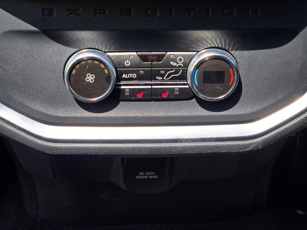 Used 2025 Ford Expedition Platinum AWD/4WD image 23