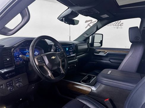 Used 2024 Chevrolet Silverado 3500 High Country w/ High Country Premium Package image 29