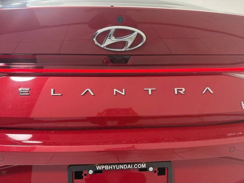 Used 2023 Hyundai Elantra Limited FWD image 10