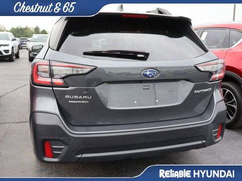 Used 2022 Subaru Outback Premium image 15