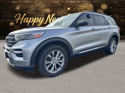 Used 2022 Ford Explorer XLT w/ Equipment Group 202A image 1
