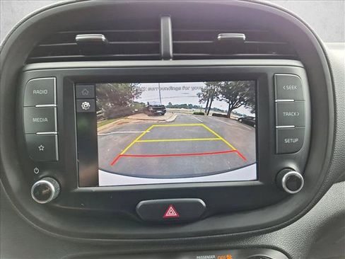 Used 2023 Kia Soul LX w/ Option Group 015 FWD image 13