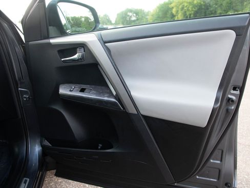 Used 2017 Toyota RAV4 Platinum FWD image 12