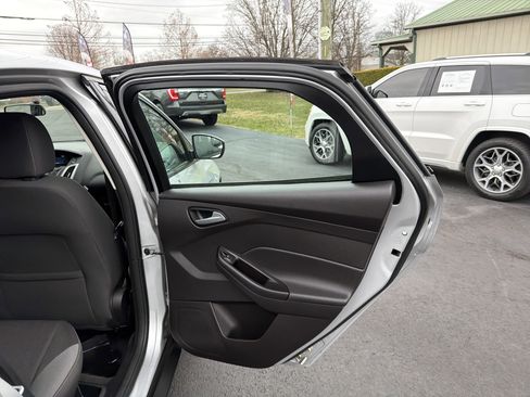 Used 2014 Ford Focus SE w/ SE Winter Package image 23