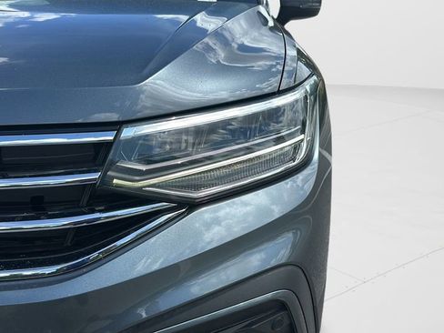 Used 2023 Volkswagen Tiguan SE w/ Panoramic Sunroof Package image 10