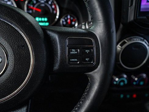 Used 2018 Jeep Wrangler Unlimited Sahara image 40