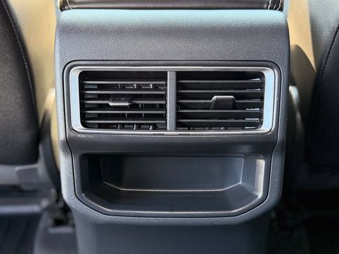 Used 2024 Volkswagen Atlas Cross Sport SE AWD/4WD image 8