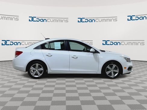 Used 2015 Chevrolet Cruze LT FWD image 2