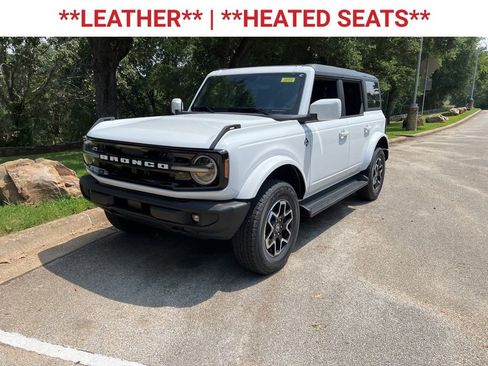 New 2025 Ford Bronco Outer Banks image 3